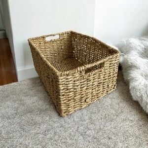 Large Tan Wicker Storage Basket Crate with Handles Home Organizer 14"x10"x7”
